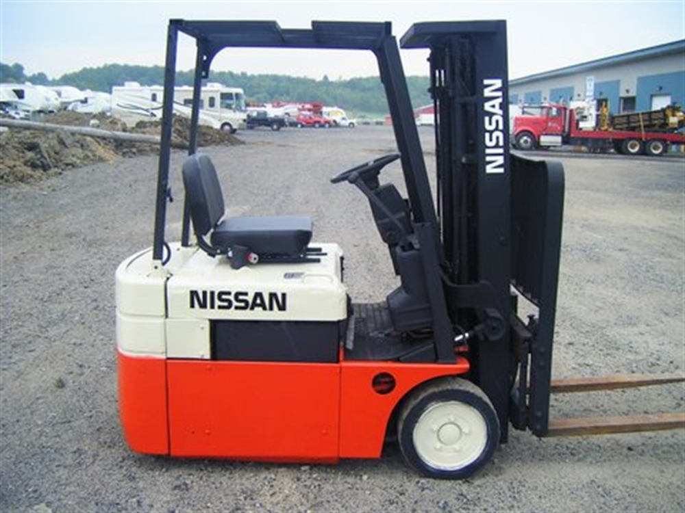 Nissan TN01215V